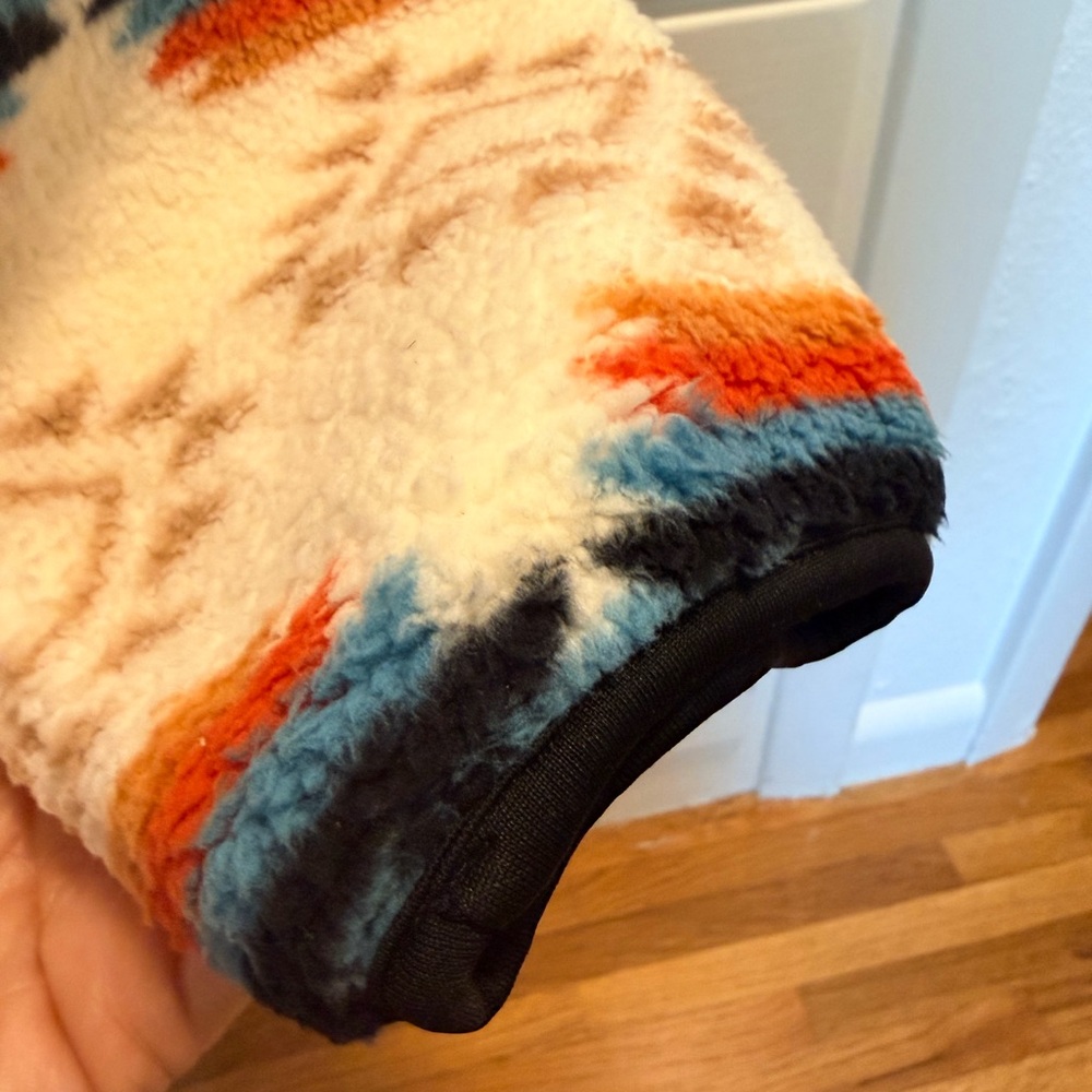 Geometric Patterned Fleece Jacket - Picture 9 of 10